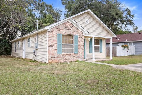 Tiny photo for 2624 Saxon Street, Tallahassee, FL 32310 (MLS # 392891)