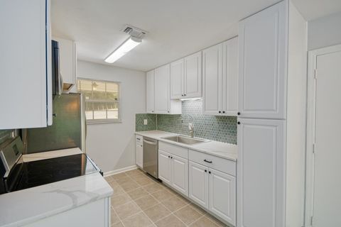 Tiny photo for 2004 EASTGATE Way, Tallahassee, FL 32308 (MLS # 399508)