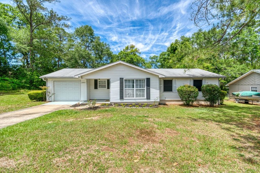 Photo of 2004 EASTGATE Way, Tallahassee, FL 32308 (MLS # 399508)