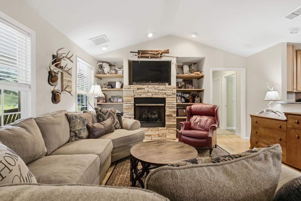 Photo of 73 S and S RANCH Circle, Crawfordville, FL 32327 (MLS # 402707)