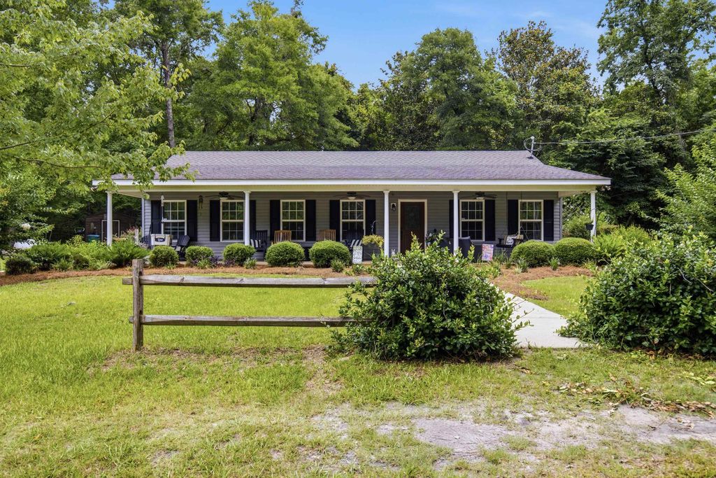 Photo of 73 S and S RANCH Circle, Crawfordville, FL 32327 (MLS # 402707)