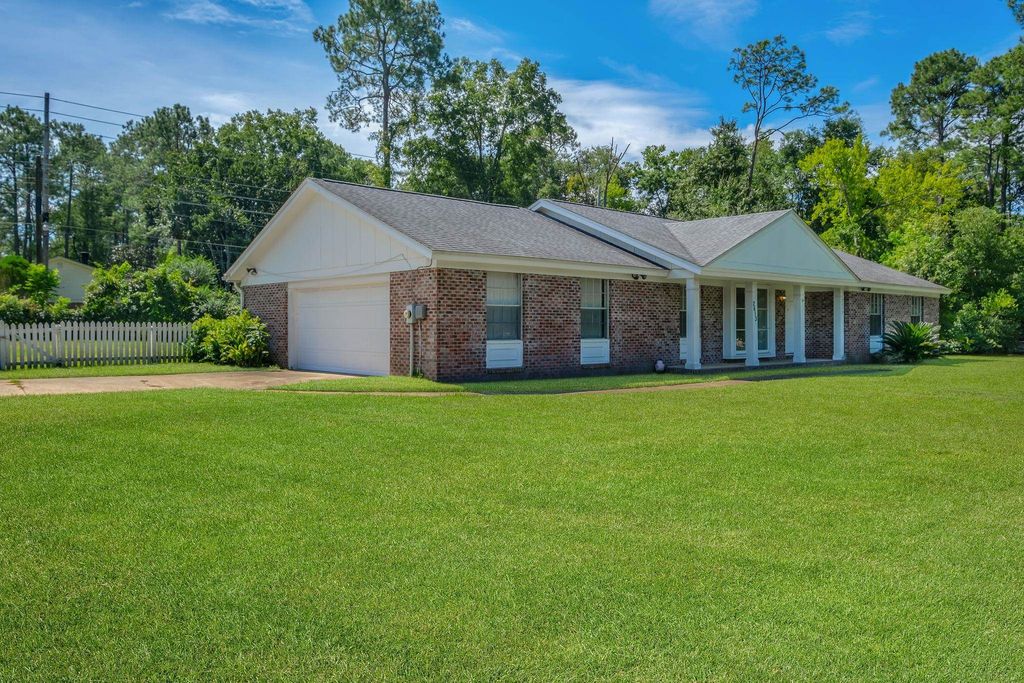 Photo of 2613 Killarney Way, Tallahassee, FL 32309 (MLS # 392302)