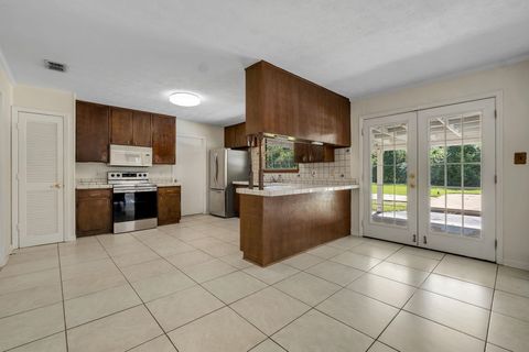 Tiny photo for 2613 Killarney Way, Tallahassee, FL 32309 (MLS # 392302)