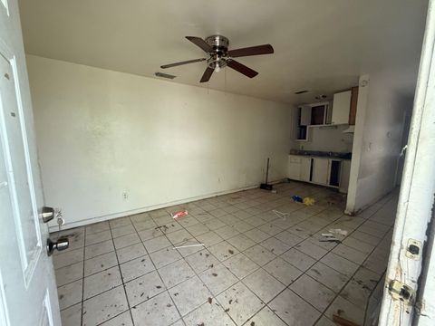Tiny photo for 522 & 524 Kissimmee Street, Tallahassee, FL 32310 (MLS # 391018)