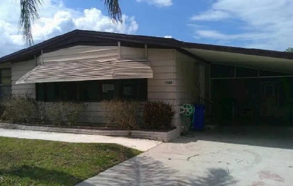 Photo of 1580 Longbow Drive, Other Florida, FL 33810 (MLS # 402837)
