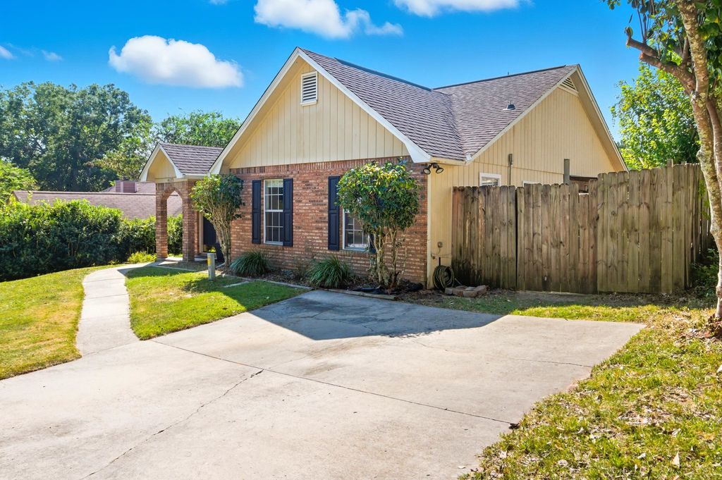 Photo of 4123 Stag Run Court, Tallahassee, FL 32311 (MLS # 391238)