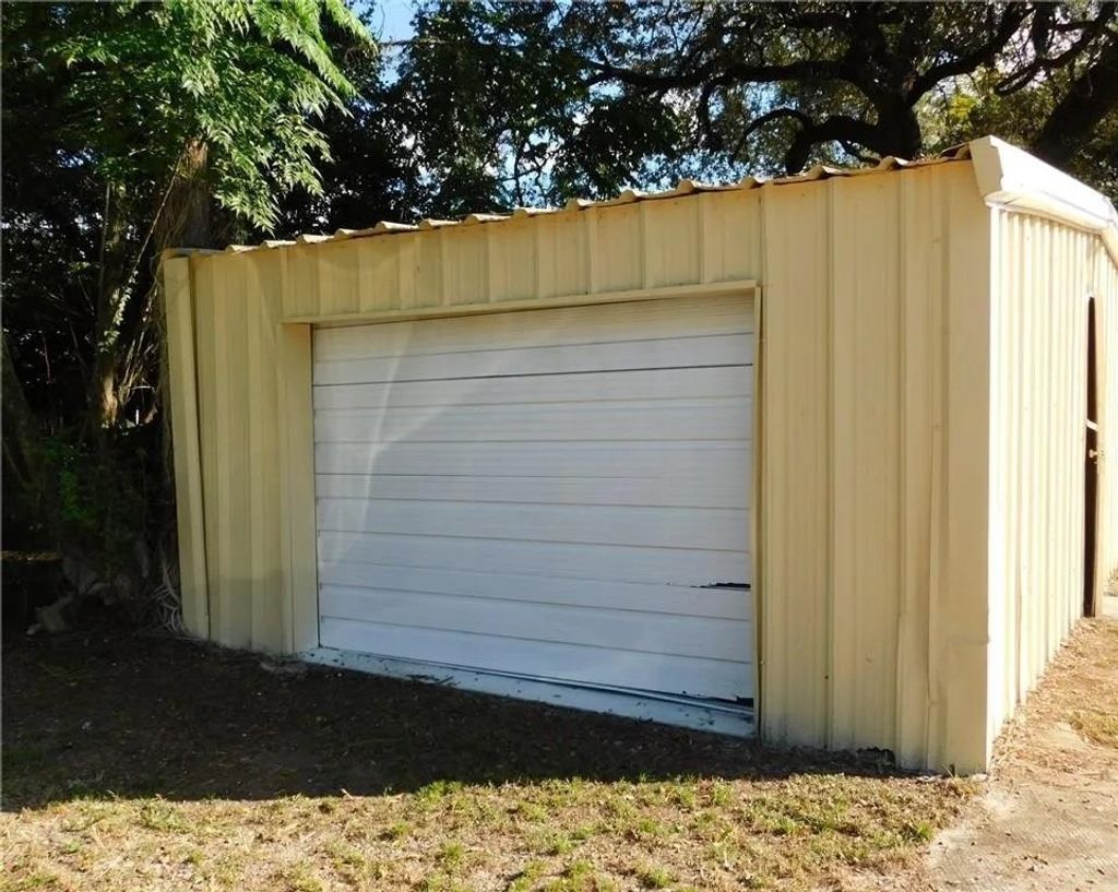 Photo of 5117 N 32nd Street, Tampa, FL 33610 (MLS # 394214)