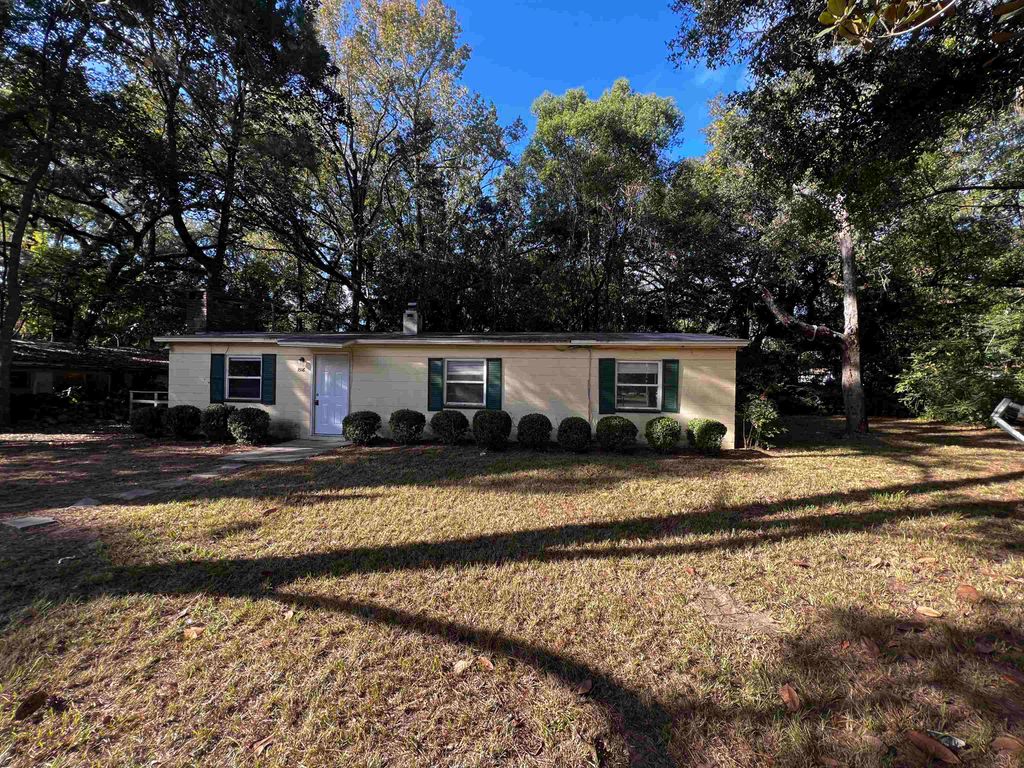 Photo of 1516 Majestic Avenue, Tallahassee, FL 32304 (MLS # 387401)