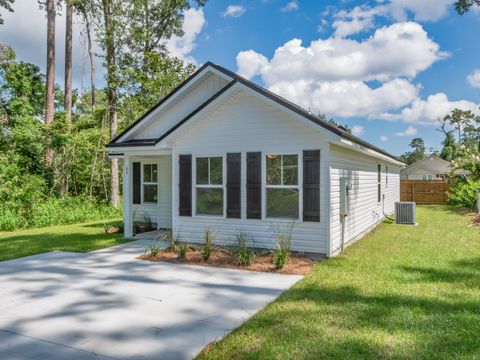Tiny photo for 90 Beeler Road, Crawfordville, FL 32327 (MLS # 399095)