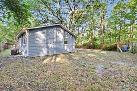 Tiny photo for 10632 Capitola Road, Tallahassee, FL 32317 (MLS # 399646)