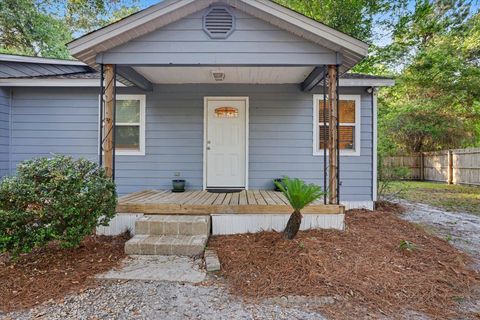 Tiny photo for 10632 Capitola Road, Tallahassee, FL 32317 (MLS # 399646)