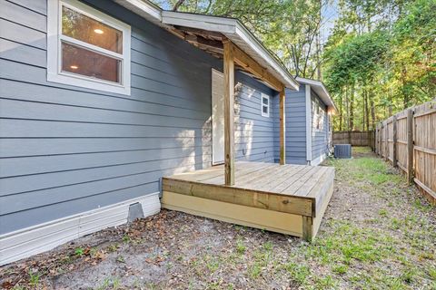 Tiny photo for 10632 Capitola Road, Tallahassee, FL 32317 (MLS # 399646)