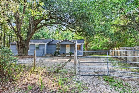 Tiny photo for 10632 Capitola Road, Tallahassee, FL 32317 (MLS # 399646)