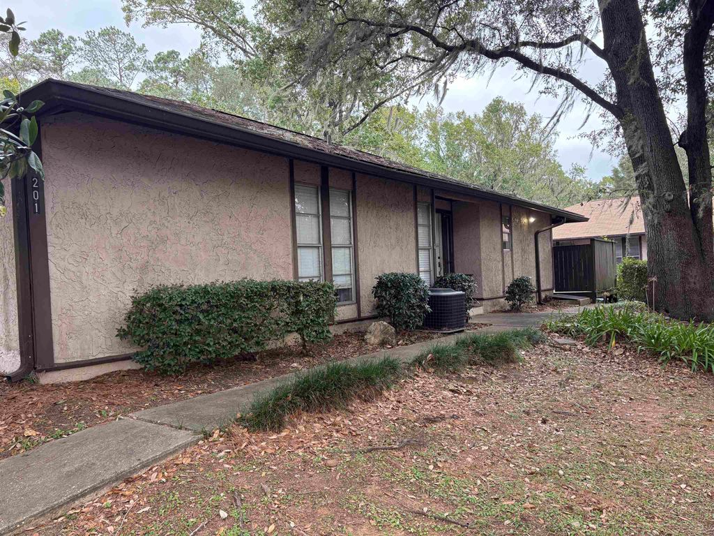 Photo of 201 Westwood Dr #201, Tallahassee, FL 32304 (MLS # 392026)