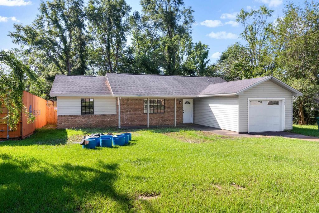 Photo of 2145 Portsmouth Circle, Tallahassee, FL 32301 (MLS # 397235)