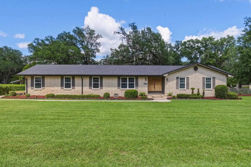 Photo of 4319 Oakmont Street, Tallahassee, FL 32309 (MLS # 399989)