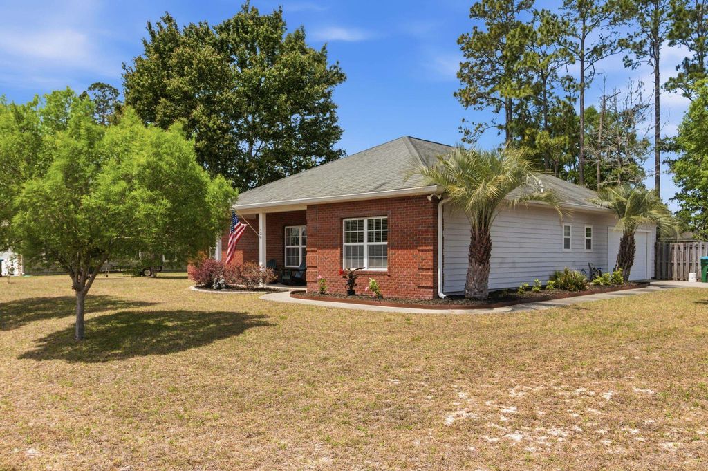 Photo of 42 Sycamore Trail, Crawfordville, FL 32327 (MLS # 398964)