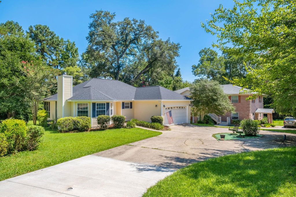 Photo of 3884 Paddrick Drive, Tallahassee, FL 32309 (MLS # 390465)