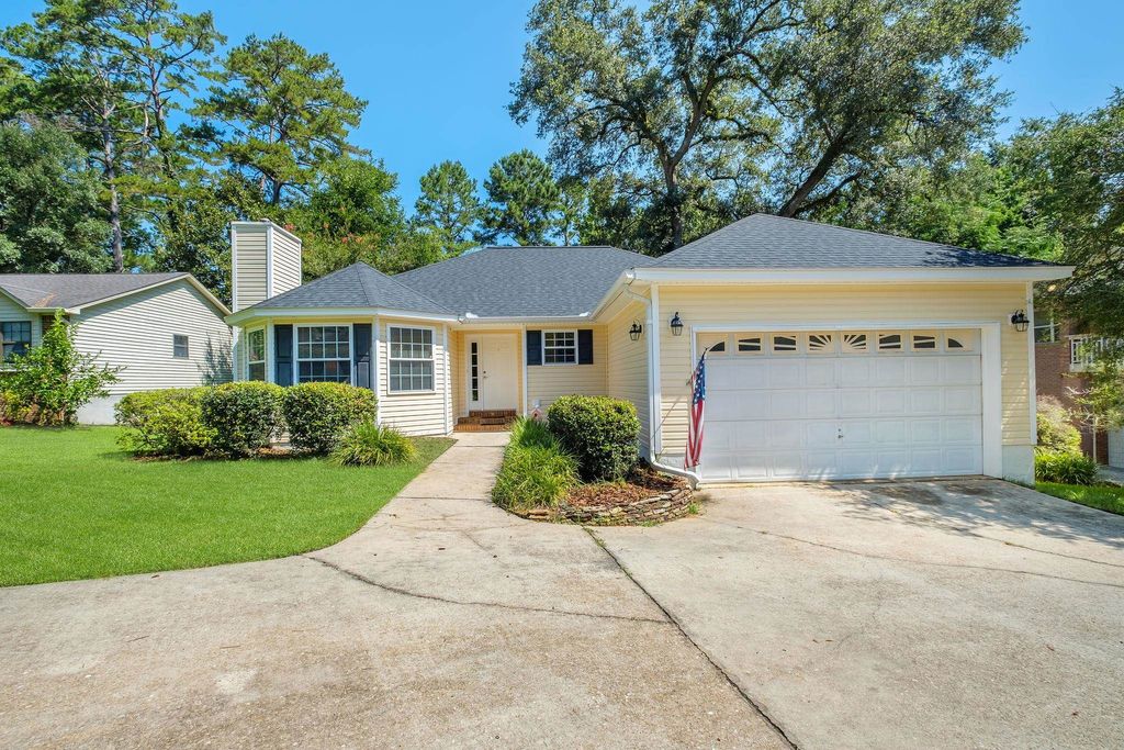 Photo of 3884 Paddrick Drive, Tallahassee, FL 32309 (MLS # 390465)