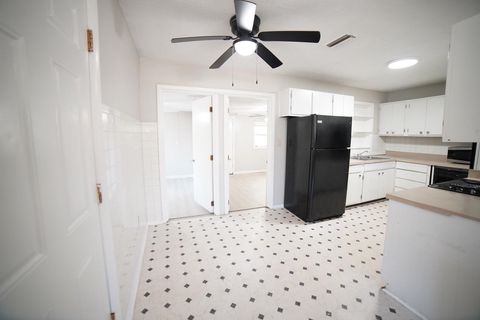 Tiny photo for 318 Meadowbrook Lane, Tallahassee, FL 32304 (MLS # 398974)