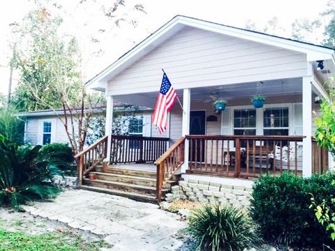 A home in Crawfordville