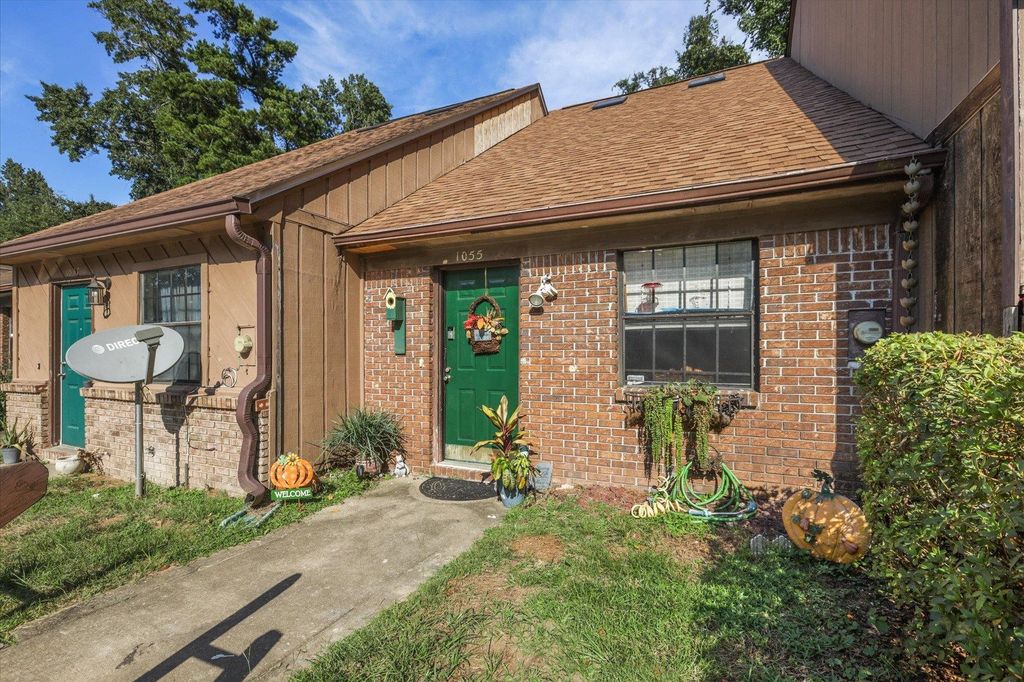 Photo of 1055 Ocala Road, Tallahassee, FL 32304 (MLS # 395518)