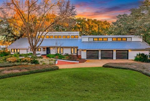 Photo of 3726 Lakeview Drive, Tallahassee, FL 32310 (MLS # 395970)