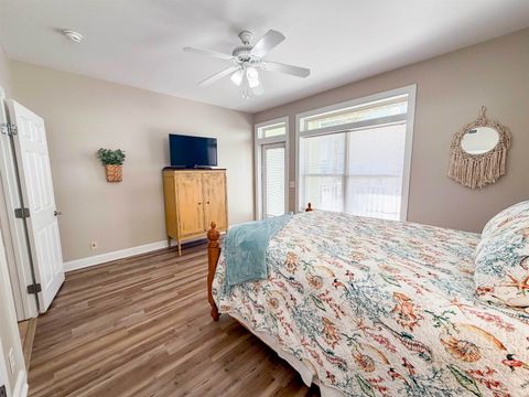 Tiny photo for 709 SE 3rd Street #D, Carrabelle, FL 32322 (MLS # 396866)