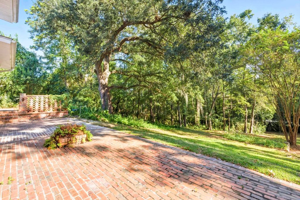 Photo of 2205 Gibbs Drive, Tallahassee, FL 32303 (MLS # 391367)
