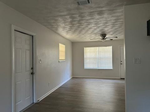 Tiny photo for 3423 N. Ridge Road Rd, Tallahassee, FL 32305 (MLS # 394983)