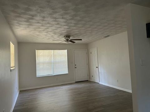 Tiny photo for 3423 N. Ridge Road Rd, Tallahassee, FL 32305 (MLS # 394983)