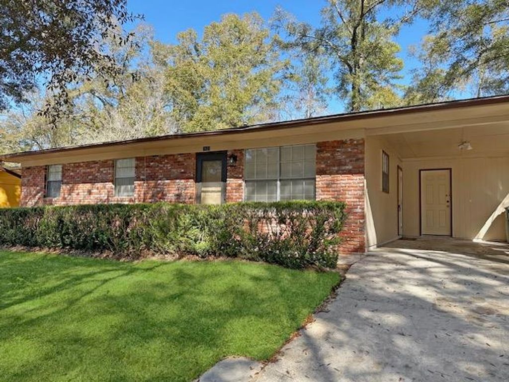 Photo of 3423 N. Ridge Road Rd, Tallahassee, FL 32305 (MLS # 394983)