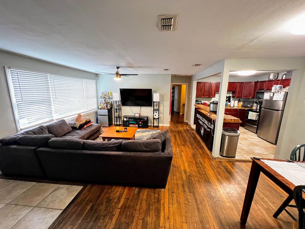 Photo of 400 Murat Street, Tallahassee, FL 32304 (MLS # 395365)