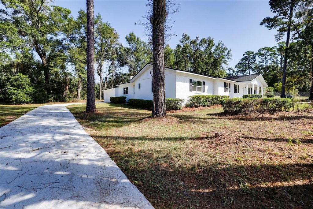 Photo of 1502 Coleman Street, Tallahassee, FL 32310 (MLS # 392290)