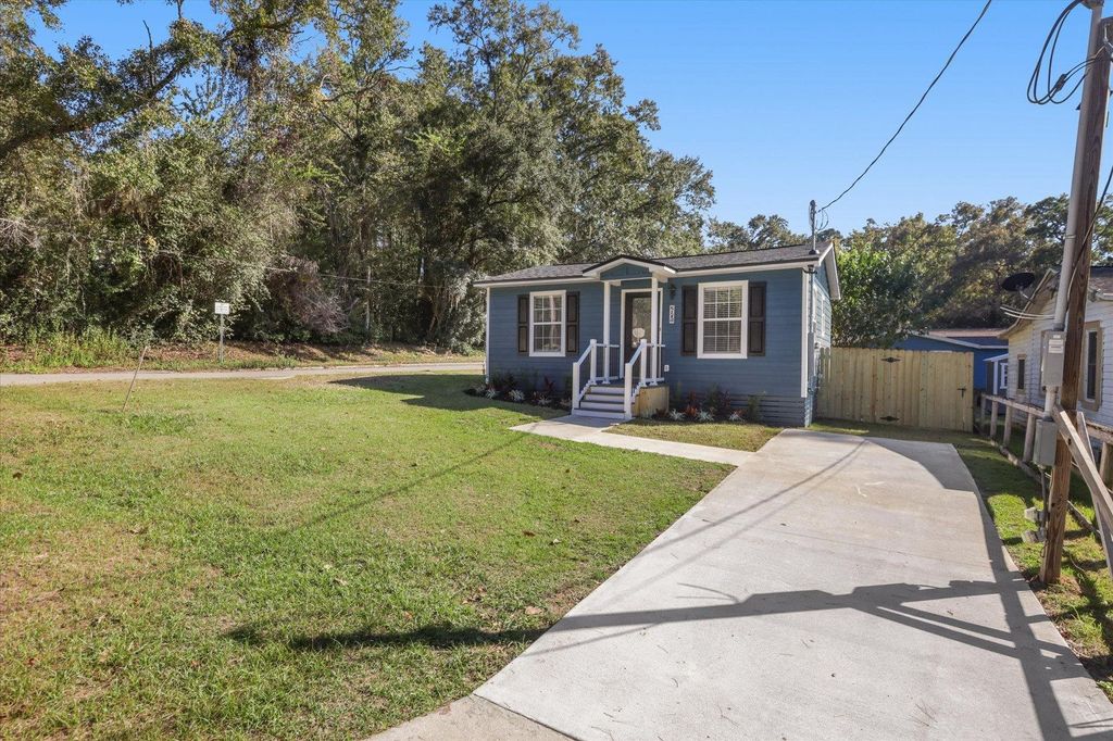 Photo of 2901 Baltic Avenue, Tallahassee, FL 32308 (MLS # 392457)