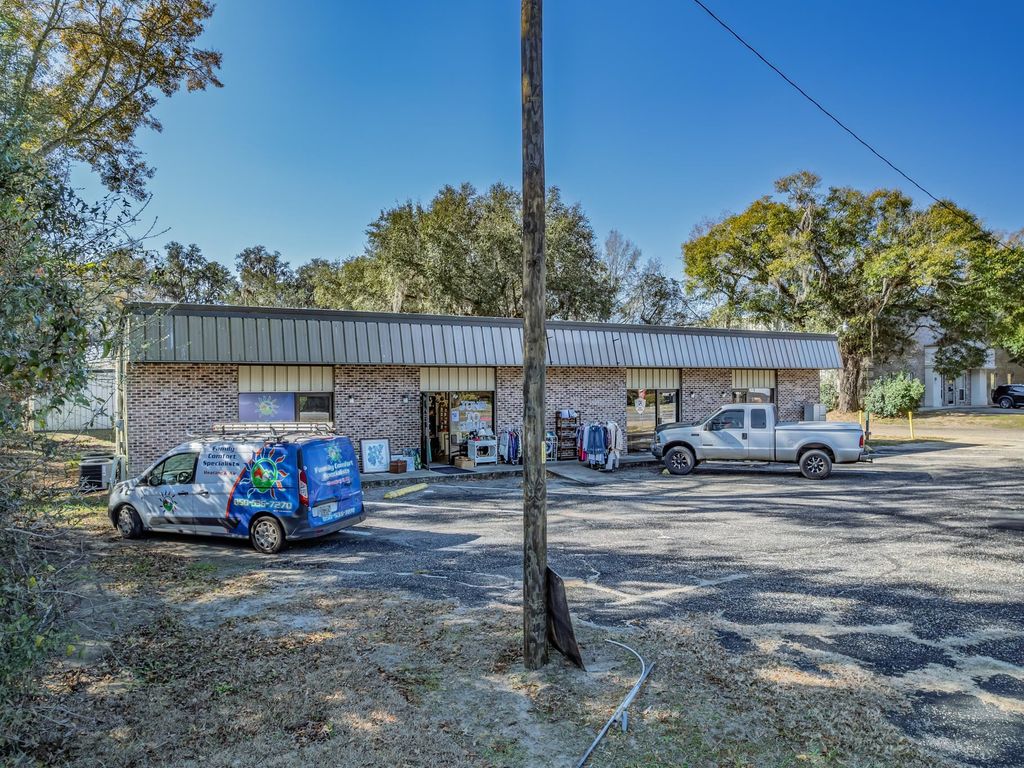 Photo of 3976 N Monroe Street, Tallahassee, FL 32303 (MLS # 396417)