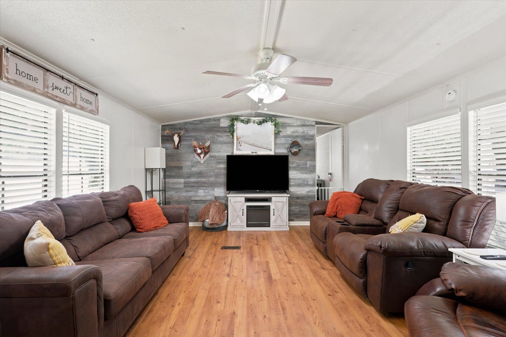 Photo of 19242 North by Northwest Road, Tallahassee, FL 32310 (MLS # 401915)