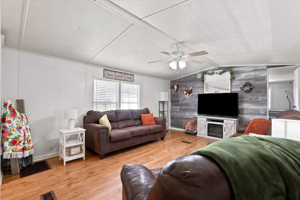 Photo of 19242 North by Northwest Road, Tallahassee, FL 32310 (MLS # 401915)