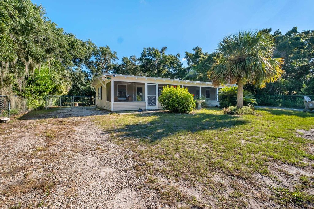 Photo of 637 Mariner Circle, Panacea, FL 32346 (MLS # 391550)