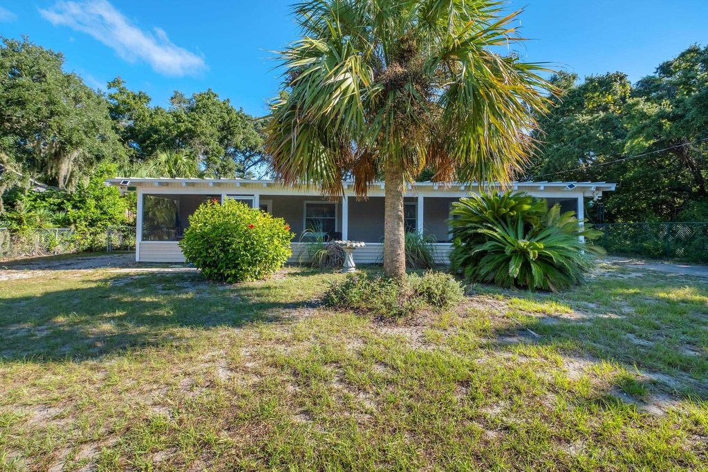 Photo of 637 Mariner Circle, Panacea, FL 32346 (MLS # 391550)