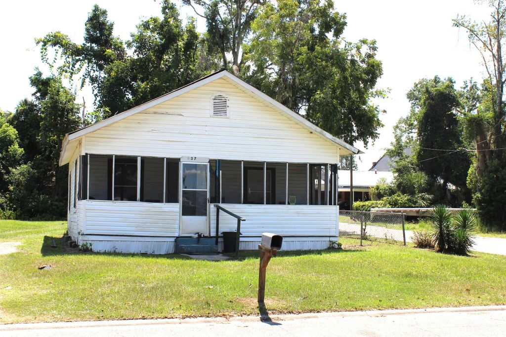 Photo of 137 SW Miller Street, Madison, FL 32340 (MLS # 391528)