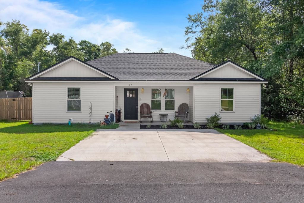 Photo of 17 Duane Drive, Crawfordville, FL 32327 (MLS # 402353)
