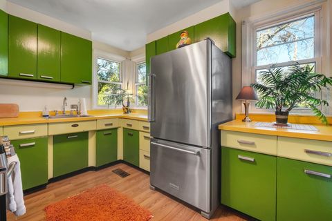 Tiny photo for 924 Myrtle Avenue, Quincy, FL 32351 (MLS # 396173)