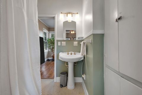 Tiny photo for 924 Myrtle Avenue, Quincy, FL 32351 (MLS # 396173)