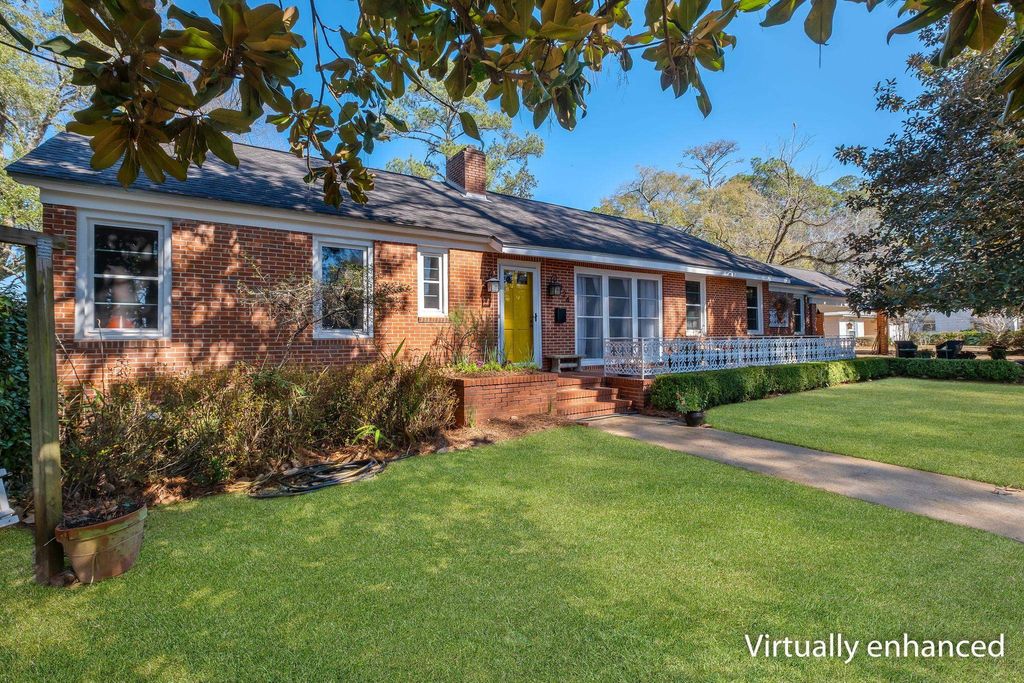 Photo of 924 Myrtle Avenue, Quincy, FL 32351 (MLS # 396173)