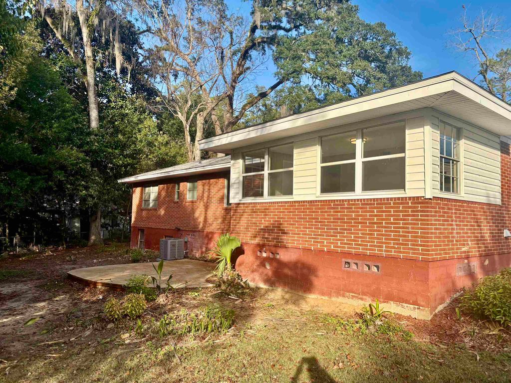 Photo of 210 SATSUMA St, Tallahassee, FL 32301 (MLS # 393851)