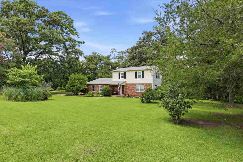 Photo of 3056 Corrib Drive, Tallahassee, FL 32309 (MLS # 401858)