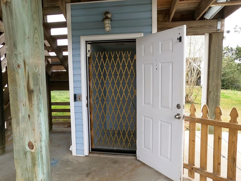 Photo of 71 Royster Drive, Crawfordville, FL 32327 (MLS # 397021)