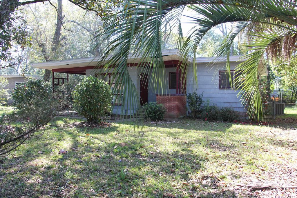 Photo of 1811 Jackson Bluff Road, Tallahassee, FL 32304 (MLS # 397315)