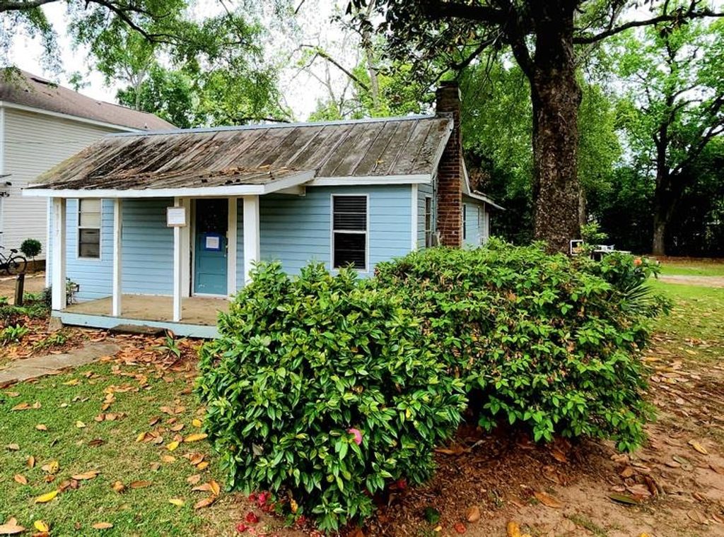Photo of 1317 LAKE Avenue, Tallahassee, FL 32310 (MLS # 398461)